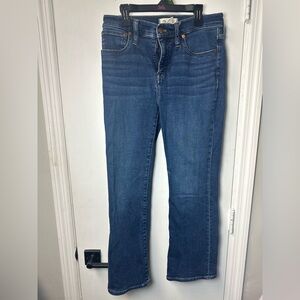Madewell || Mid-Rise Kickout Jeans || Size 27